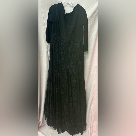 Mac Duggal 67896 NWT WRAP-OVER LONG SLEEVE LACE APPLIQUE TRUMPET G… - Picture 5 of 9